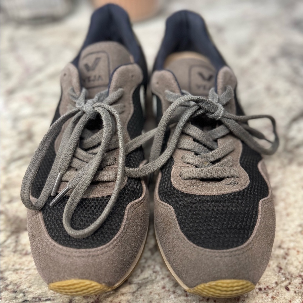 Veja Women's Gray and Black V-Logo Sneakers - Picture 2 of 5